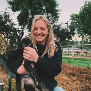 Meet your Posher, Thea